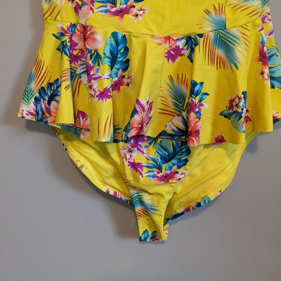 Forever 21 Yellow Floral Ruffle One Piece Swimsuit, size 1X - Picture 2 of 9
